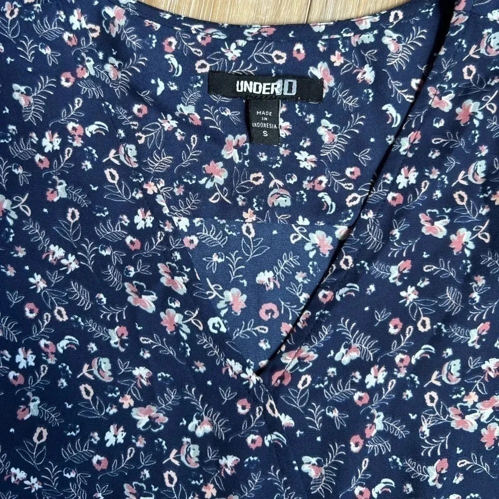 UNDER 10: floral shirt - Picture 3 of 3